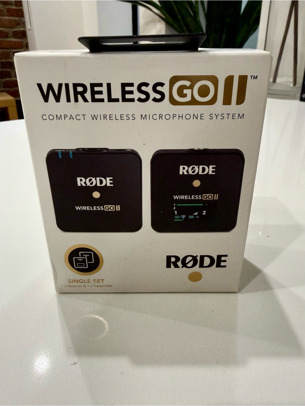 RODE Wireless GO II Compact Wireless Microphone System - Black & Gold